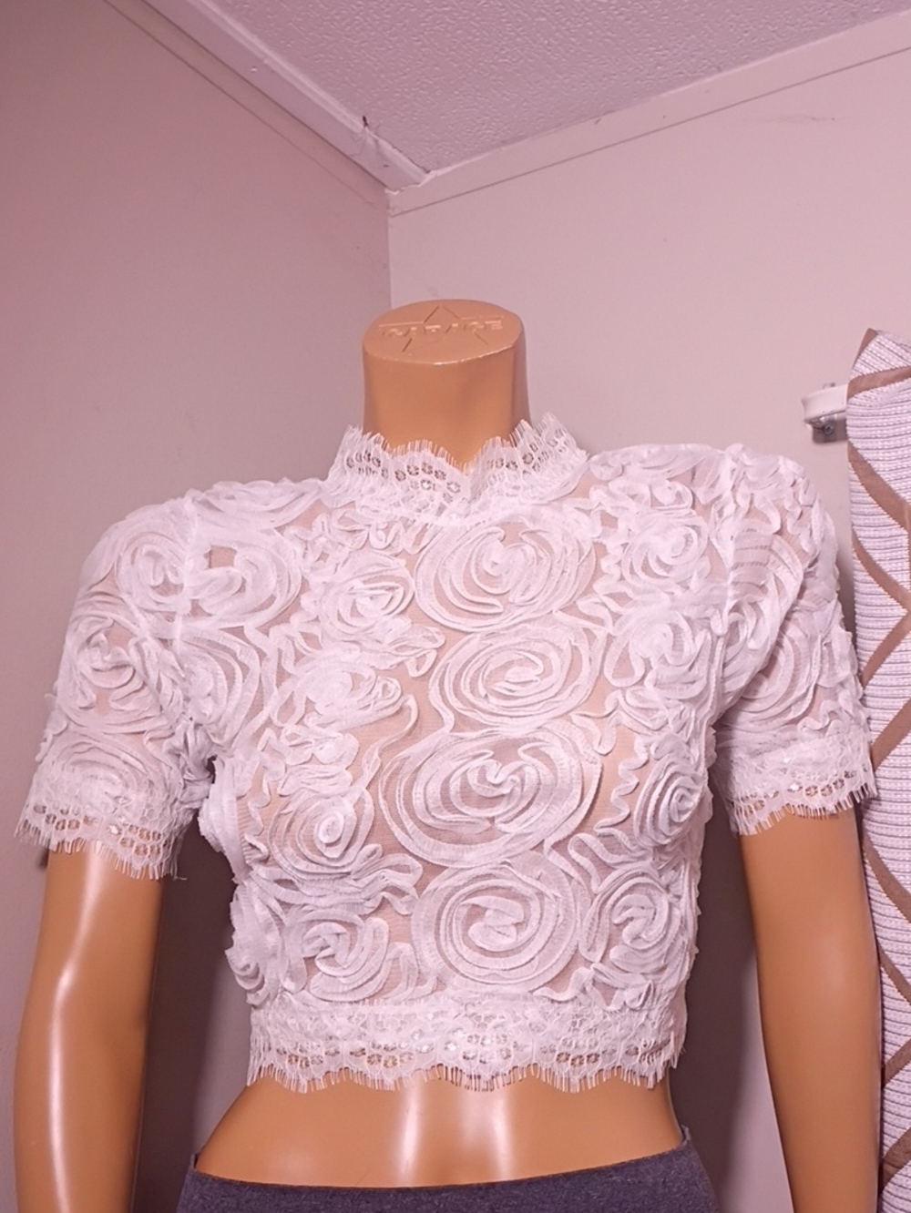 A. Peach White Lace Rose Appliqué Crop Top - Women's Short Sleeve